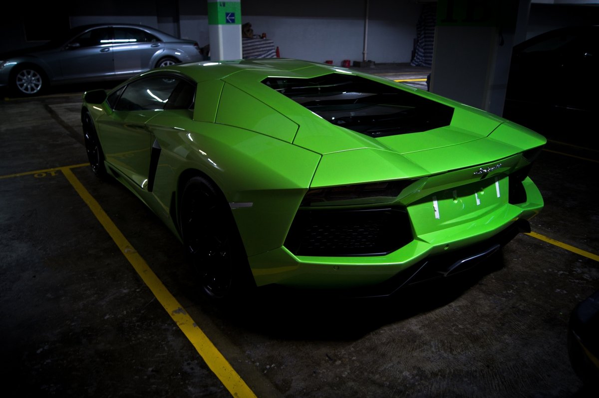 Зелёный Lamborghini (37 фото)