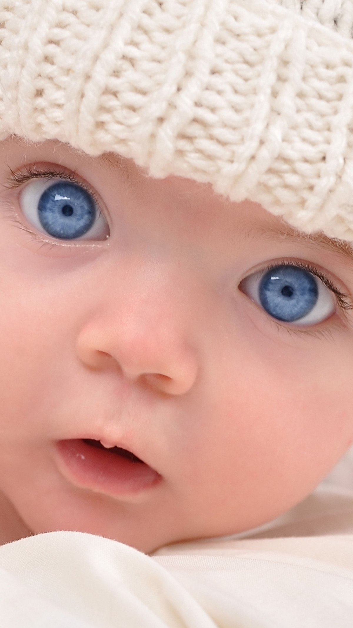 Малыши с голубыми глазами (36 фото)