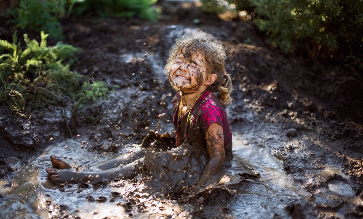 Малыши в грязи (23 фото)