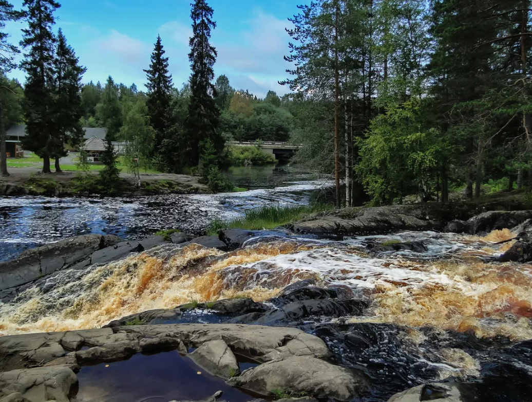 Ахинкоски водопады Карелия. Река Тохмайоки Карелия. Водопады Ахвенкоски Карелия. Горный парк Рускеала водопады Ахвенкоски.