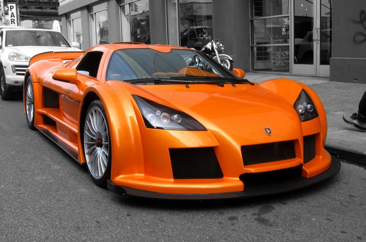 Оранжевая машина (60 фото)