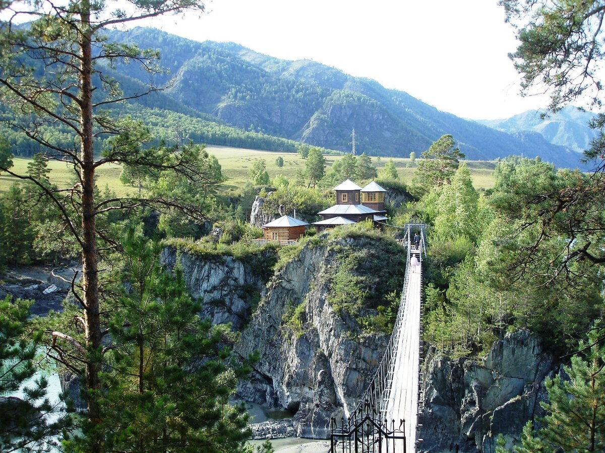 Патмос горный алтай фото. Остров Патмос горный Алтай. Чемал остров Патмос. Мост на остров Патмос. Мост на остров Патмос Алтай.