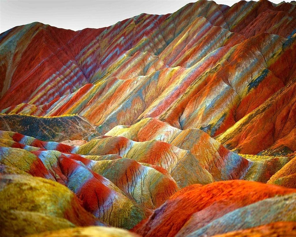 Разноцветные горы в китае (62 фото)