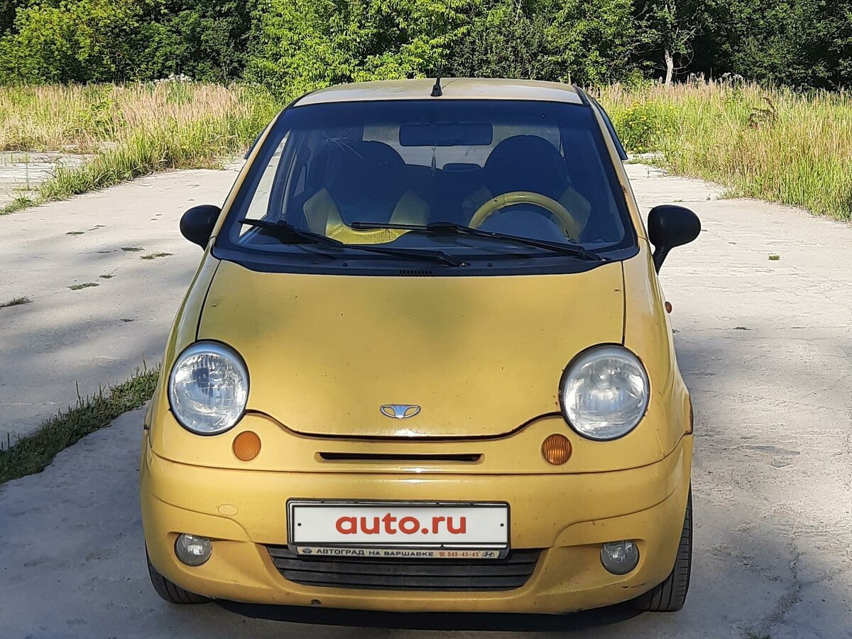 Маленькая желтая машина (68 фото)