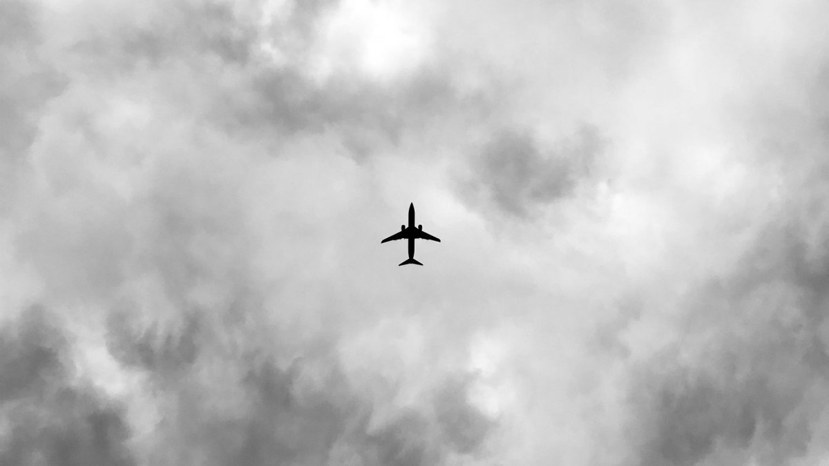 Самолет на белом фоне (68 фото)