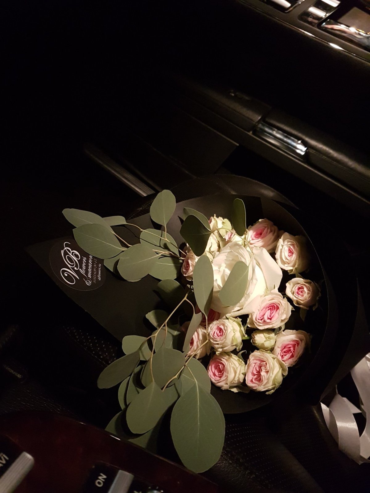 Цветы ночью в машине (87 фото)