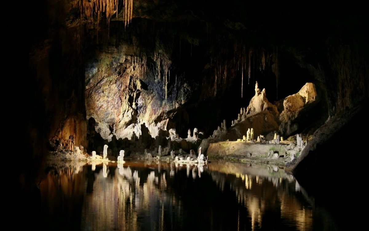 Подземное озеро (67 фото)